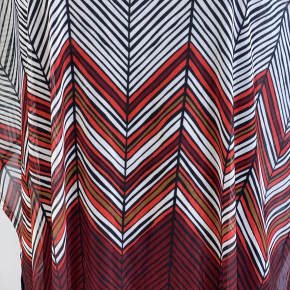 Lane Bryant 18/20 Geometric, Sheer Poncho and Attached Tank - Picture 8 of 8